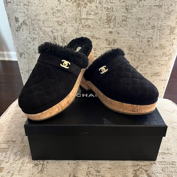 Chanel 2021 Interlocking CC Logo Mules - Picture 1 of 11